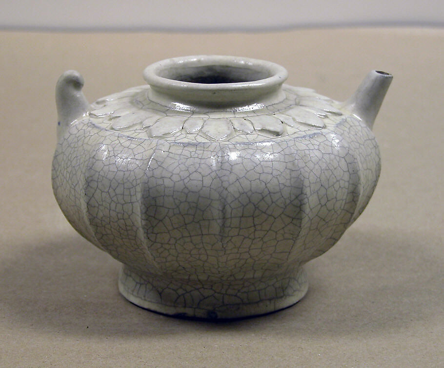 Ewer, Stoneware with opaque glaze, Vietnam 