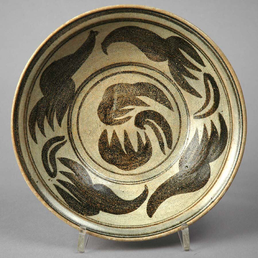 Dish with Floral Design, Stoneware with underglaze iron-oxide design, Thailand (Kalong) 