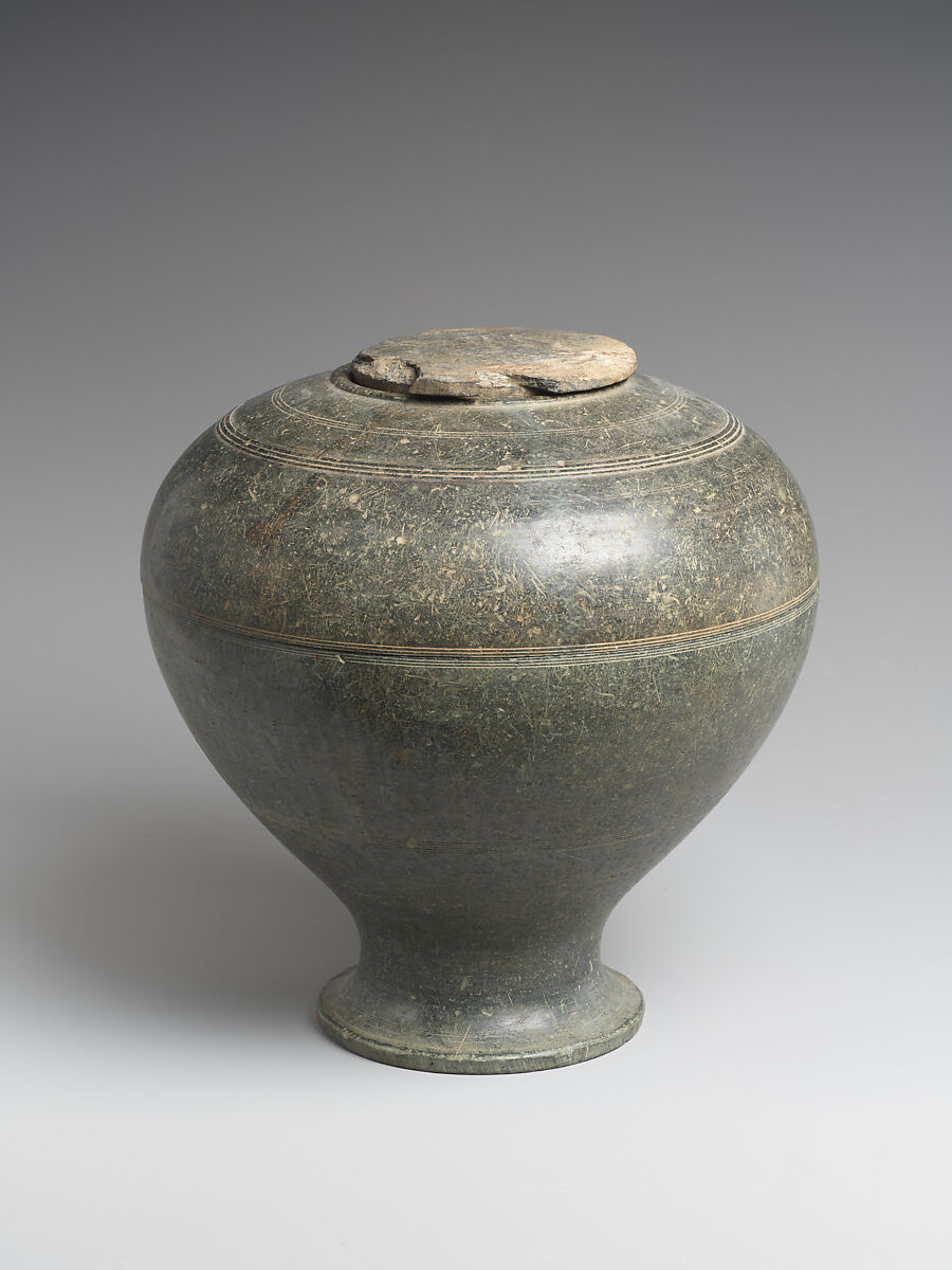 Reliquary, Schist with gold, silver, and rock-crystal objects, Pakistan (ancient region of Gandhara)