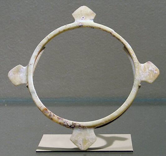 Bangle with Flanges
