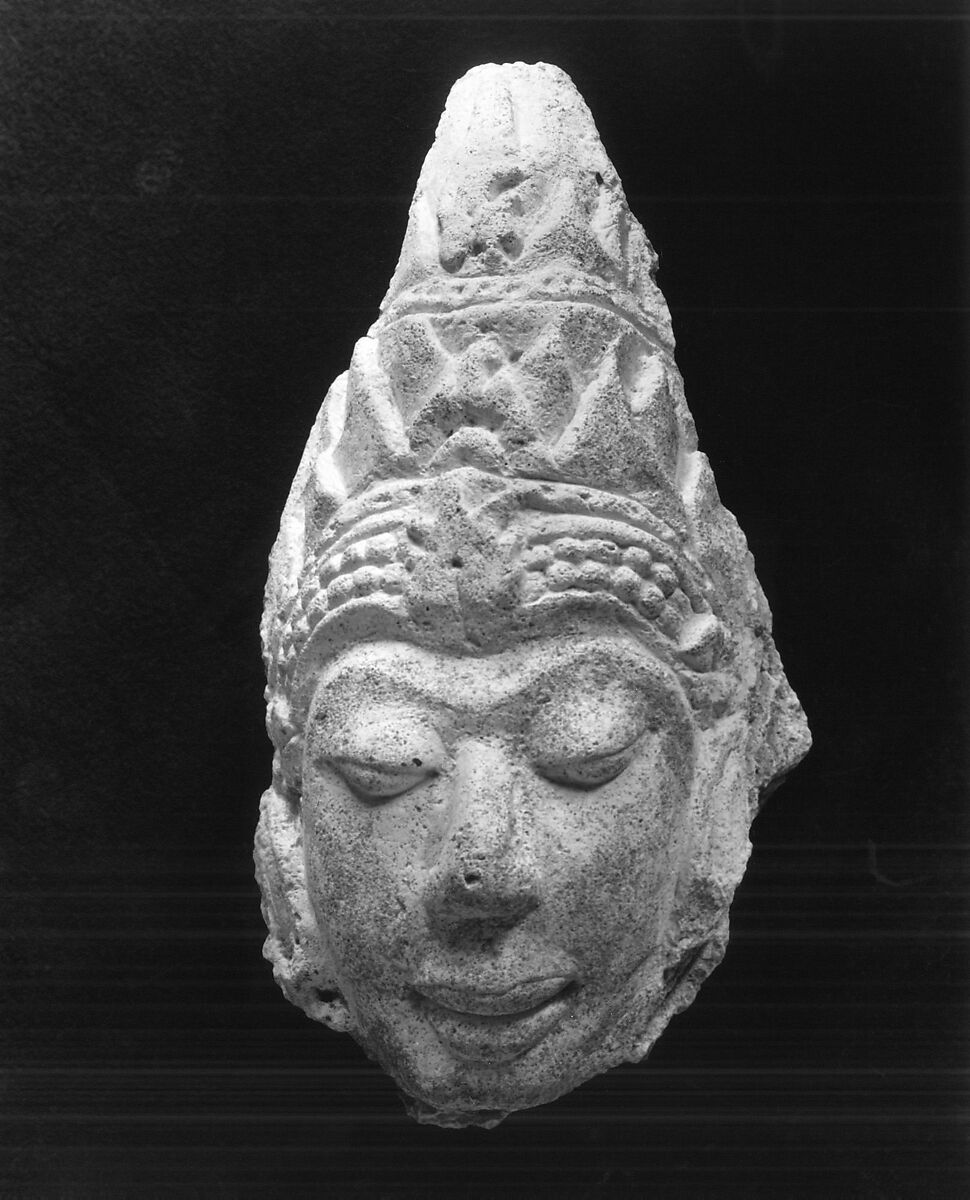 Head of a Male Deity, Stucco, Thailand (probably Nakhon Pathom Province) 