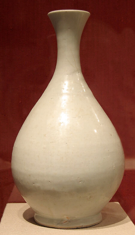Vase, White stoneware with translucent glaze, Vietnam 
