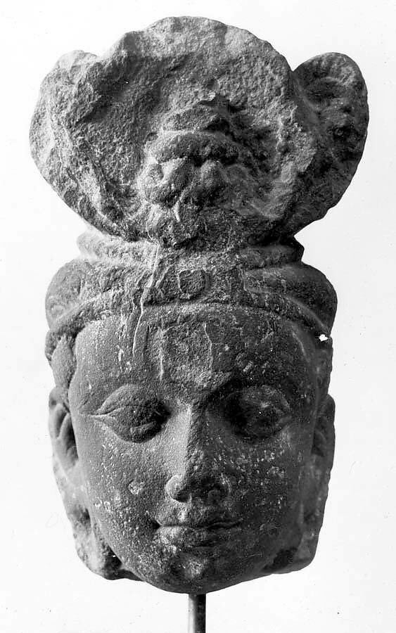 Head of a Bodhisattva, Mottled red and white sandstone, India 