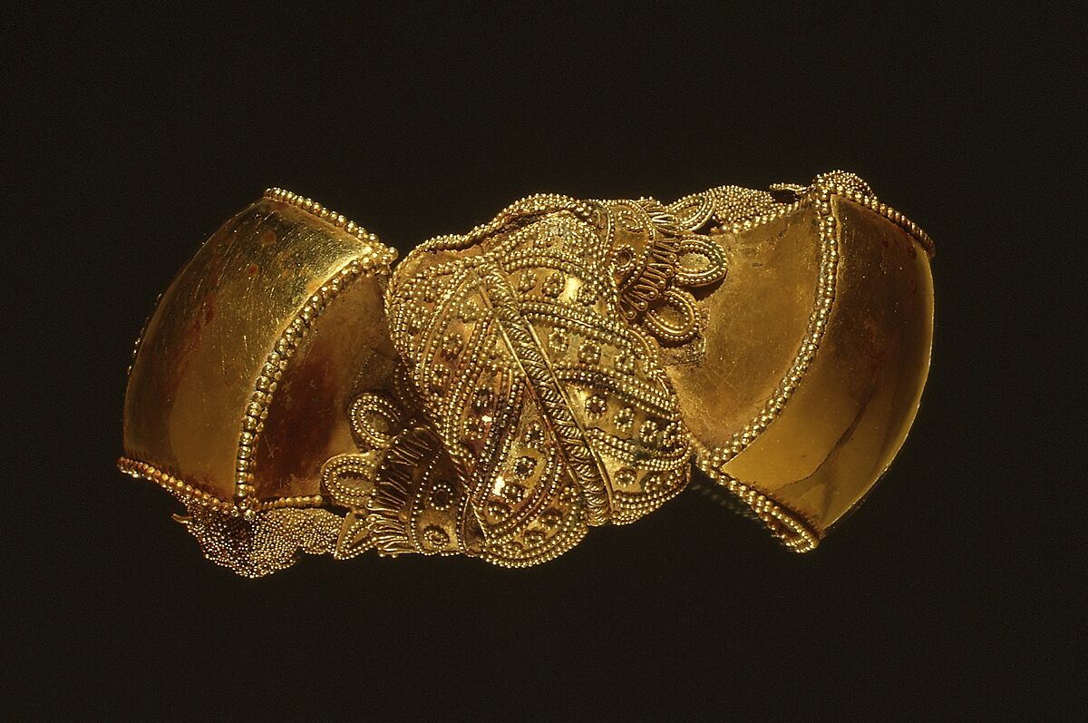 One from a Pair of Ear Ornaments (Prakaravapra Kundala), Gold, sheet, wire and granulation, India, Andhra Pradesh