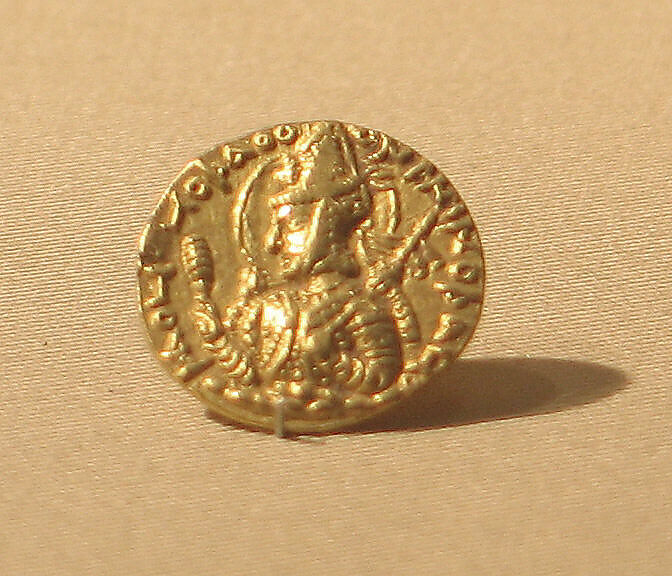 Coin of Huvishka, Gold, Pakistan (ancient region of Gandhara) 