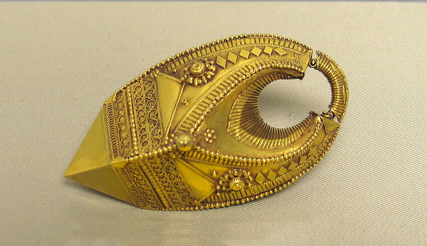 Ear Pendant (Kathija), Gold, India (Tamil Nadu and Kerala) 