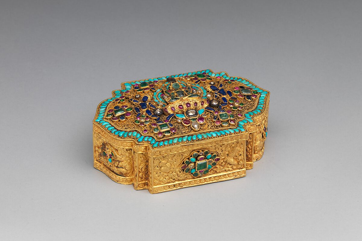 Leaf-Shaped Box, Gold, aquamarine, diamonds, emeralds, rubies, sapphire, pearl, lapis lazuli, and turquoise, Top decoration: Newari; box: Tibet, Lhasa area