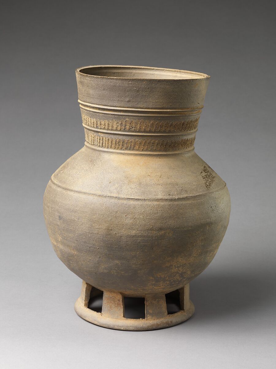 Footed jar, Stoneware with traces of incidental ash glaze, Korea