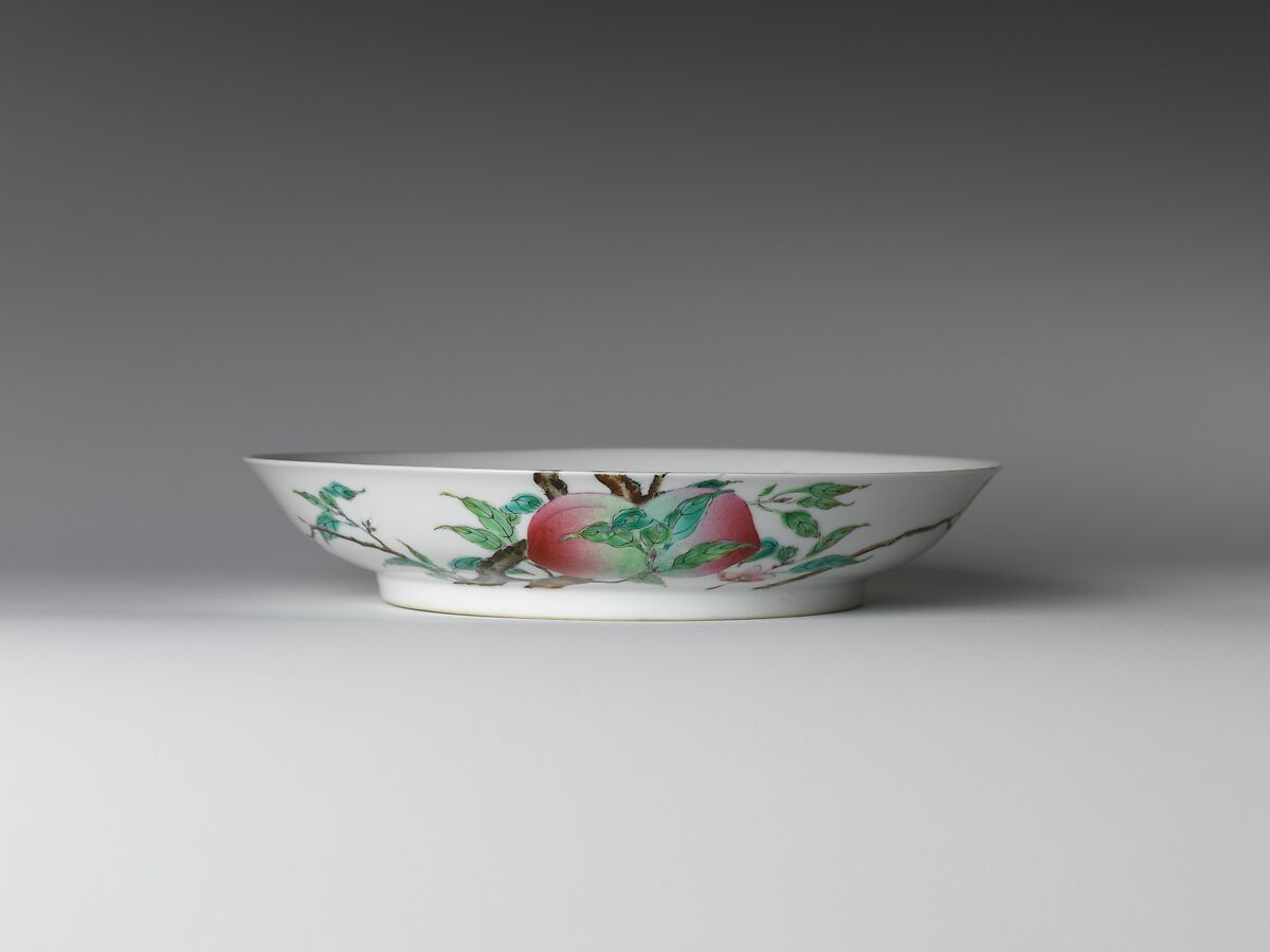 Dish with peaches and bats, Porcelain painted in overglaze polychrome enamels (Jingdezhen ware), China