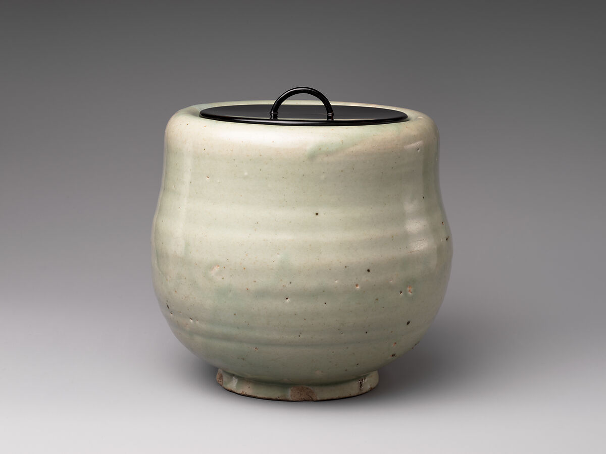 Freshwater Jar (Mizusashi), Porcelain with celadon glaze (Hizen ware, Arita type); lacquer cover, Japan