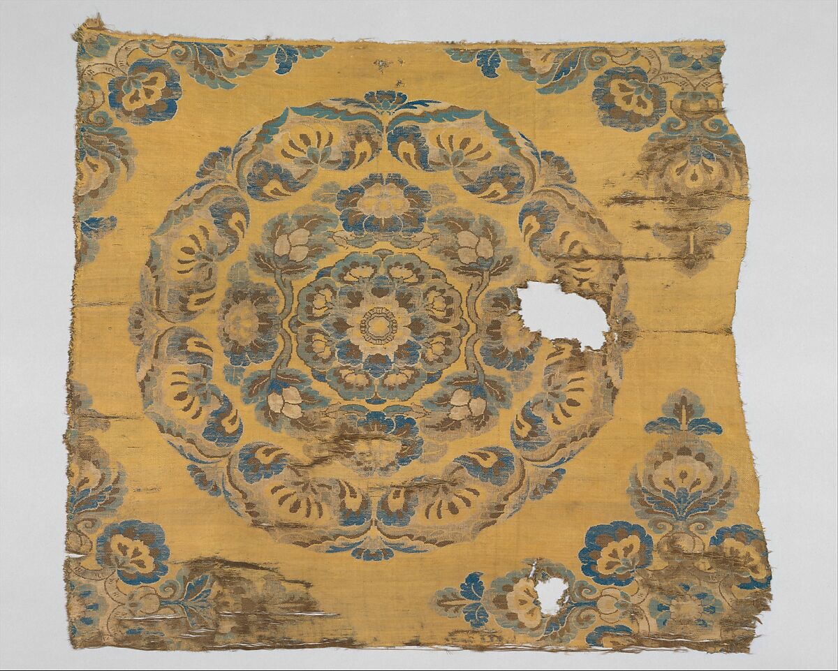 Textile with floral medallion, Weft-faced compound twill, China