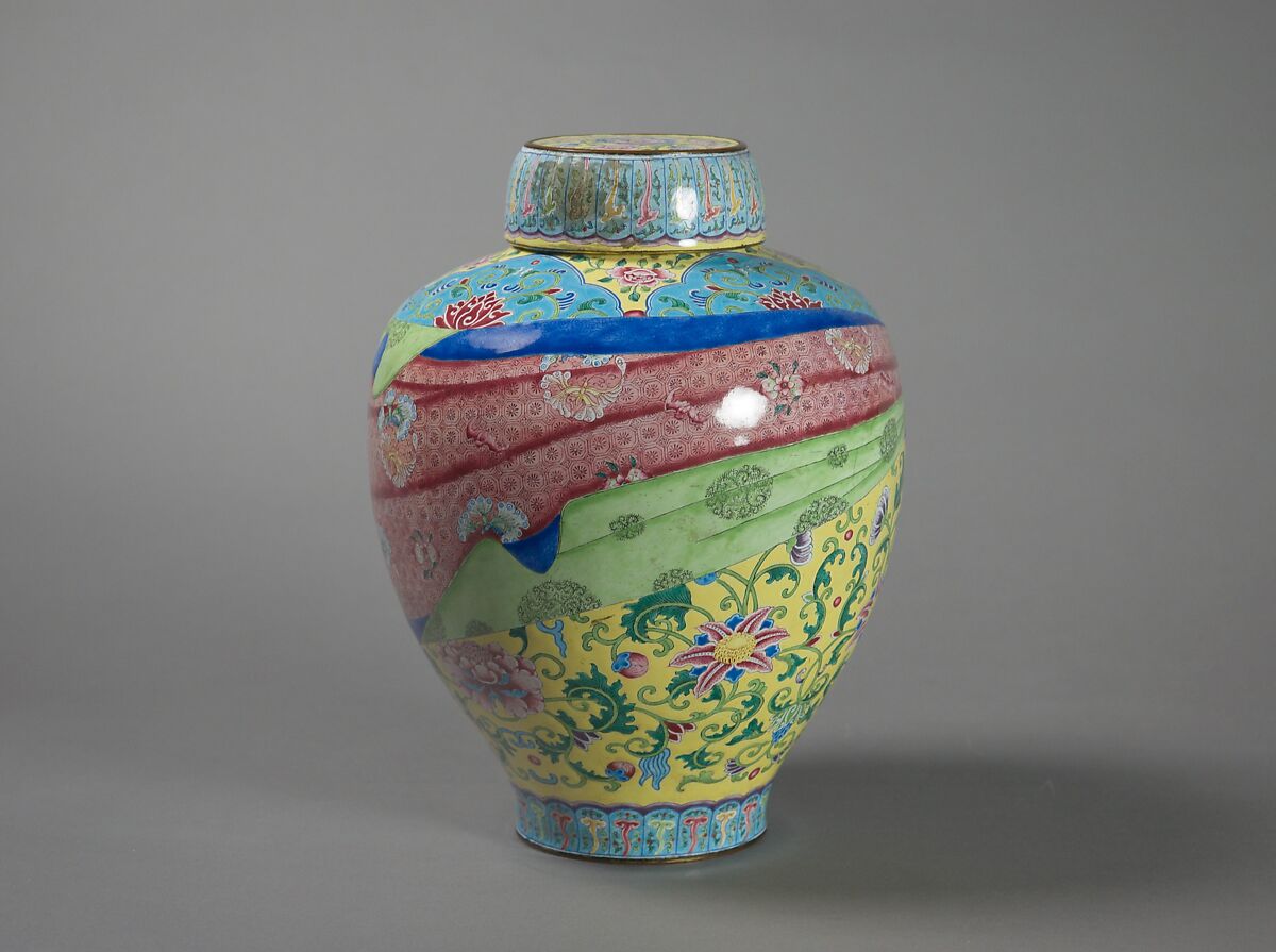 Jar with floral scrolls and wrapped-cloth design (one of a pair), Painted enamel on copper alloy, China