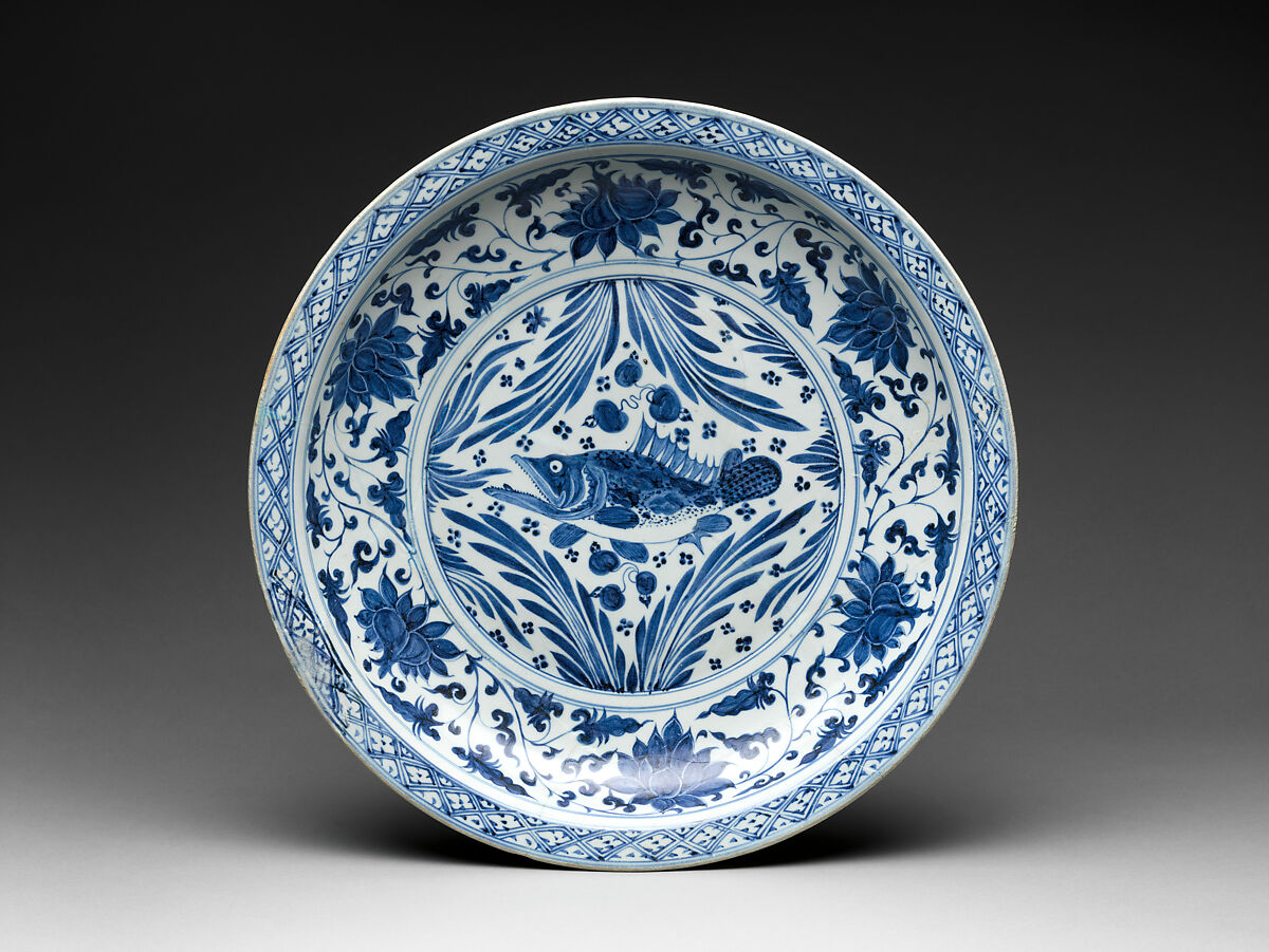 Plate with fish, Porcelain painted with cobalt blue under transparent glaze (Jingdezhen ware), China