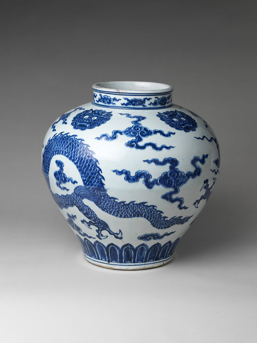 Jar with dragon, Porcelain painted with cobalt blue under transparent glaze (Jingdezhen ware), China