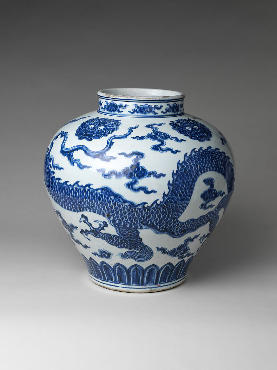 Jar with dragon, Porcelain painted with cobalt blue under transparent glaze (Jingdezhen ware), China