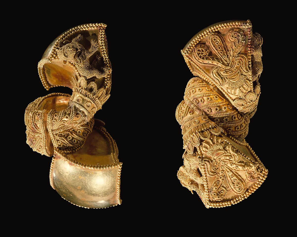 One from a Pair of Ear Ornaments (Prakaravapra Kundala), Gold, sheet, wire and granulation, India, Andhra Pradesh