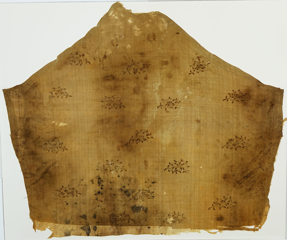 Textile fragment with scattered floral scrolls, Silk complex gauze, ink and pigments, China