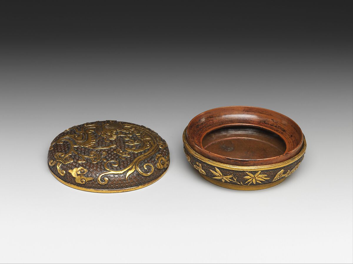 Incense box, Attributed to Hu Wenming (Chinese, active late 16th–early 17th century), Parcel gilt copper alloy, China
