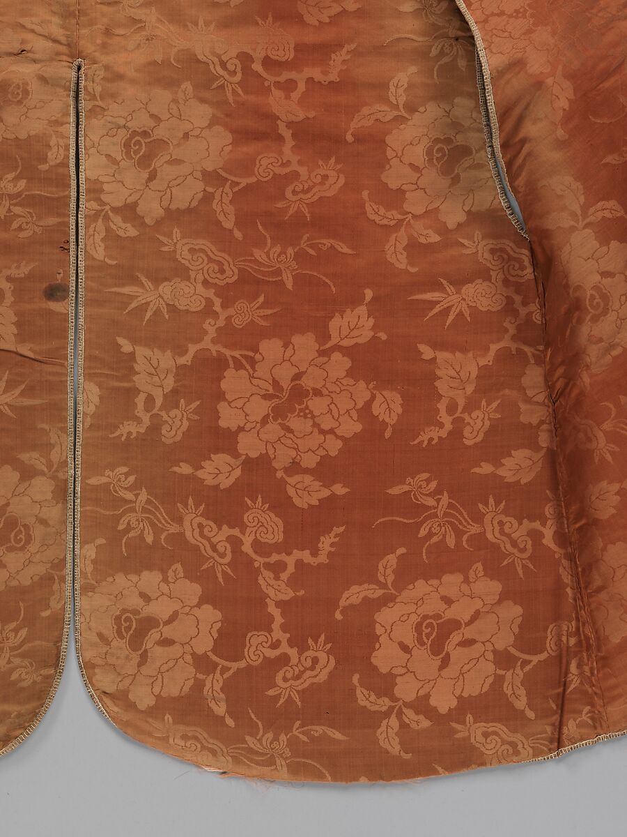 Surcoat (Jinbaori), Body: China, for the European market, late 16th–17th century; silk velvet, cut and voidedLining: China, late 16th–17th century; silk damaskLapels: Japan, probably 18th century; lampas, silk and gilt-paper strips, Japan