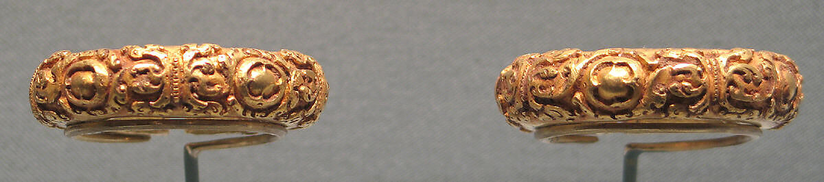 Pair of Bracelets, Gold, Indonesia (Java) 