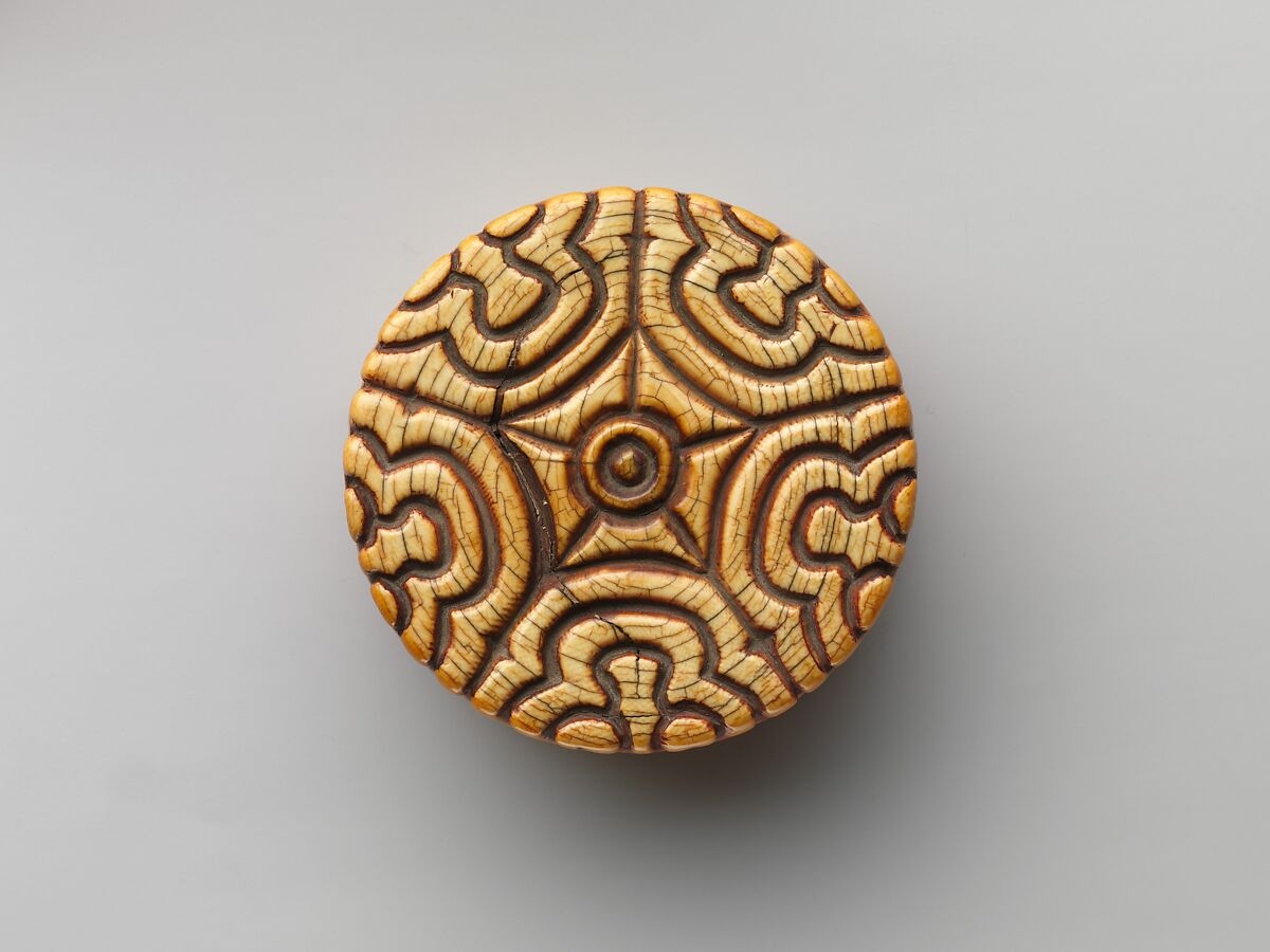 Box with pommel scrolls, Ivory, China