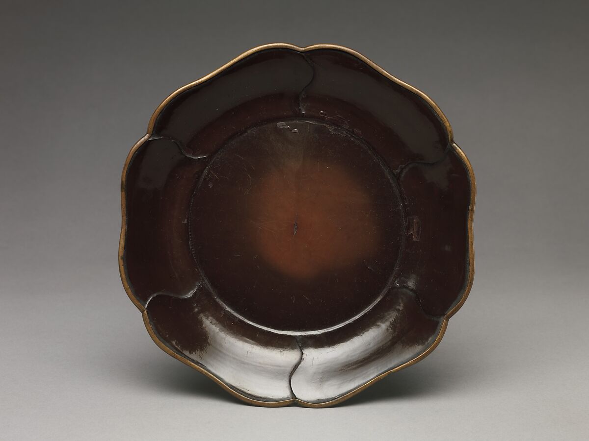 Dish with lobed rim, Lacquer with gilding, China 