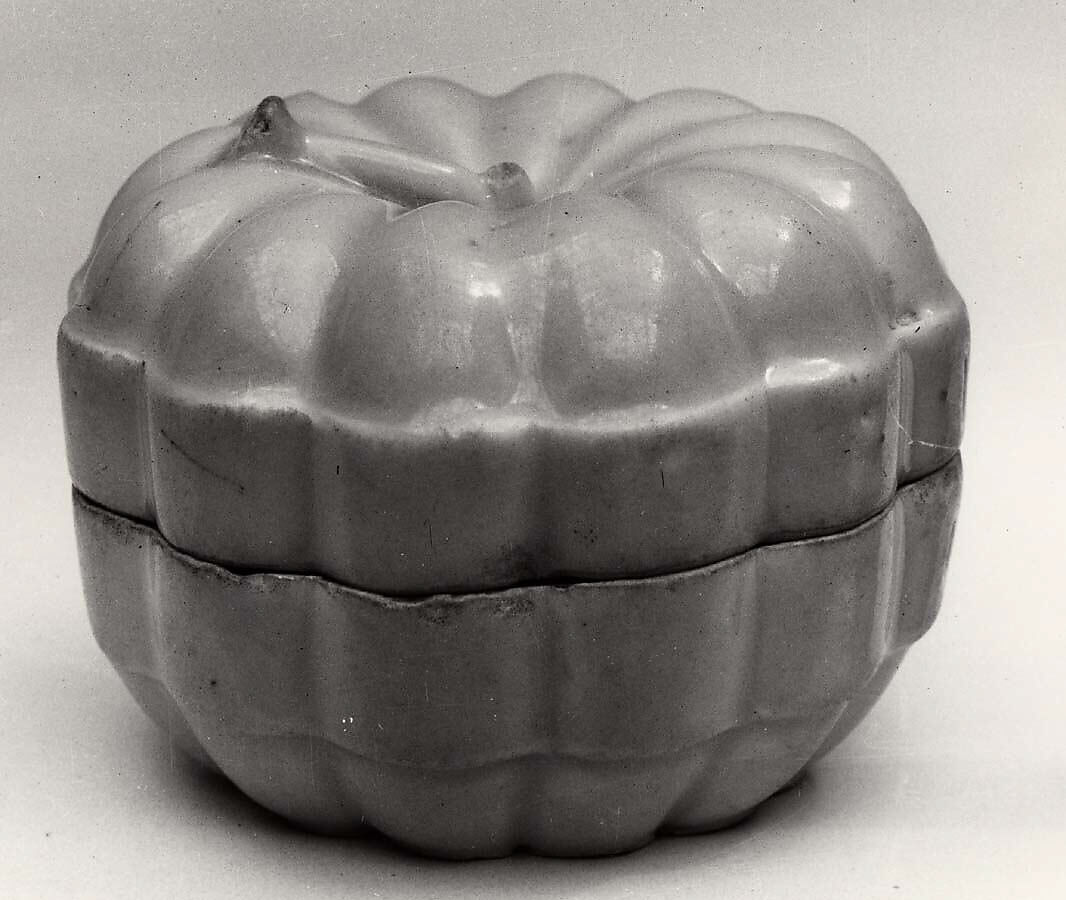 Box in the shape of a melon, Porcelain with greenish white glaze (Jingdezhen Qingbai ware), China 