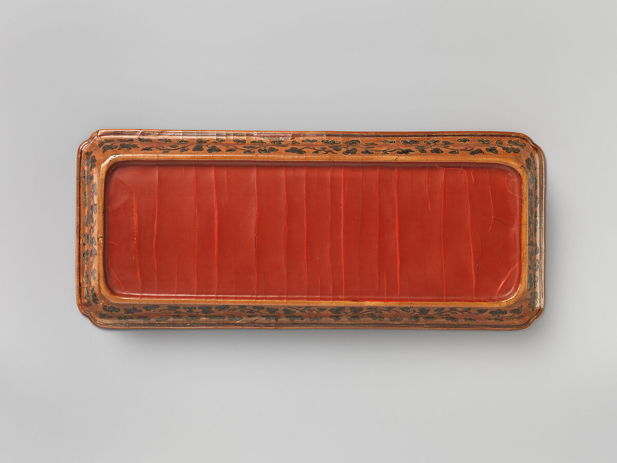 Rectangular tray with double dragons, Polychrome lacquer with filled-in and engraved-gold decoration, China