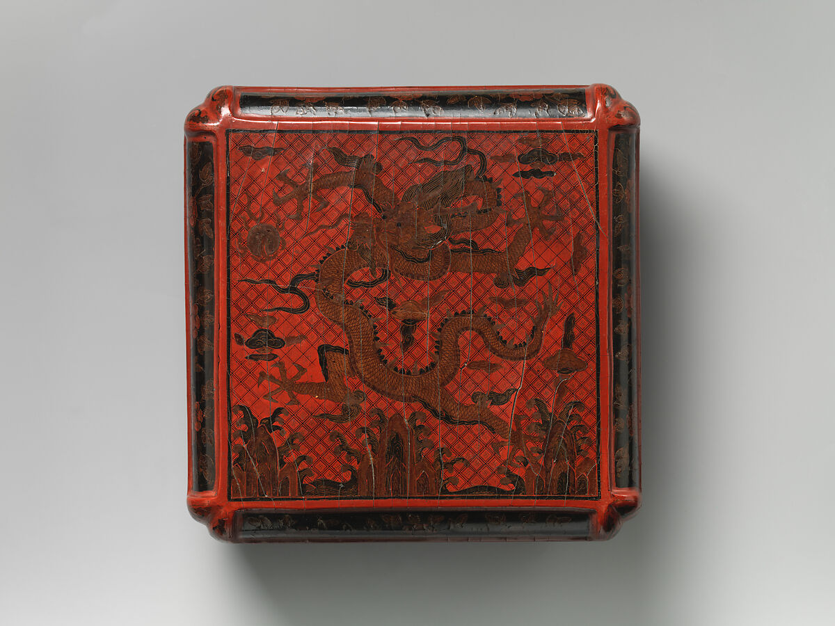 Covered square box with dragon, Polychrome lacquer with filled-in and engraved gold decoration, China