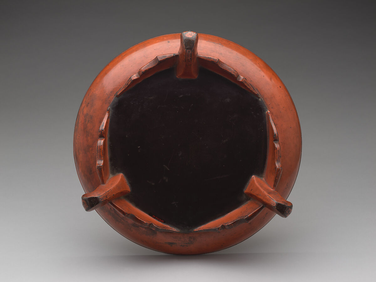 Round tray on three feet, Negoro ware, red lacquer, Japan