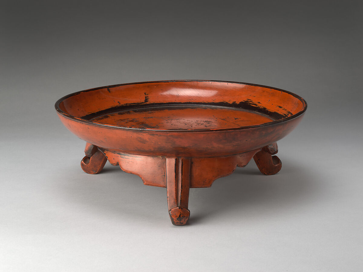 Round tray on three feet, Negoro ware, red lacquer, Japan 