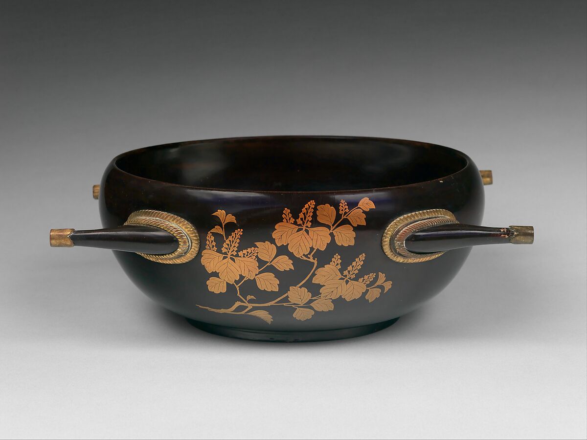 Four-Handled Basin (Tsunodarai) and Pitcher (Hanzō) with Paulownia and Foliage Scroll, Lacquered wood with gold hiramaki-e on black ground with gilt-bronze fittings, Japan