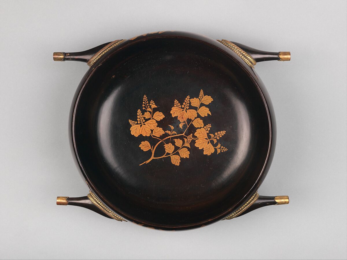 Four-Handled Basin (Tsunodarai) and Pitcher (Hanzō) with Paulownia and Foliage Scroll, Lacquered wood with gold hiramaki-e on black ground with gilt-bronze fittings, Japan