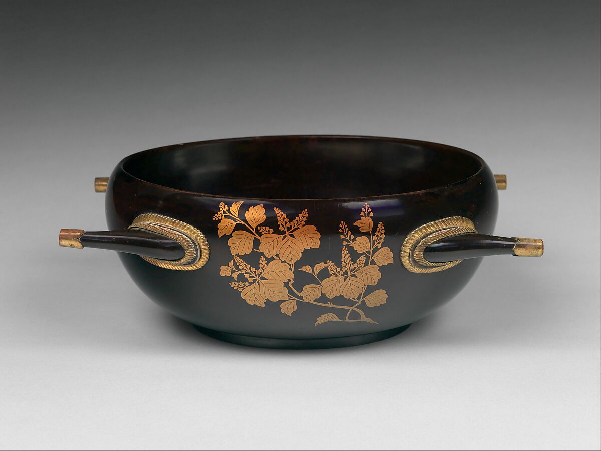 Four-Handled Basin (Tsunodarai) and Pitcher (Hanzō) with Paulownia and Foliage Scroll, Lacquered wood with gold hiramaki-e on black ground with gilt-bronze fittings, Japan