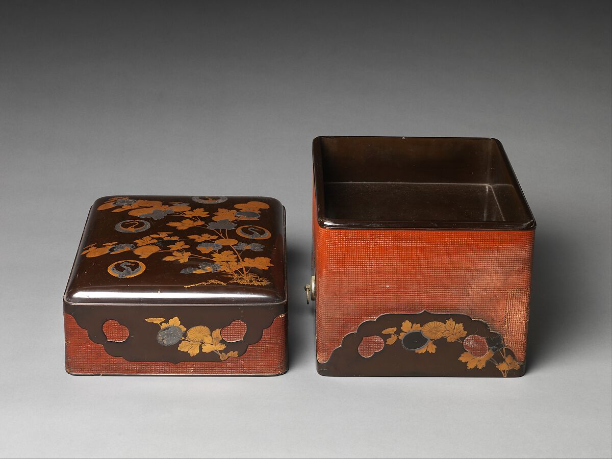 Red-Cornered Box (Sumiaka), Gold maki-e and silver foil inlay on black lacquer, red lacquer over coarse cloth, Japan