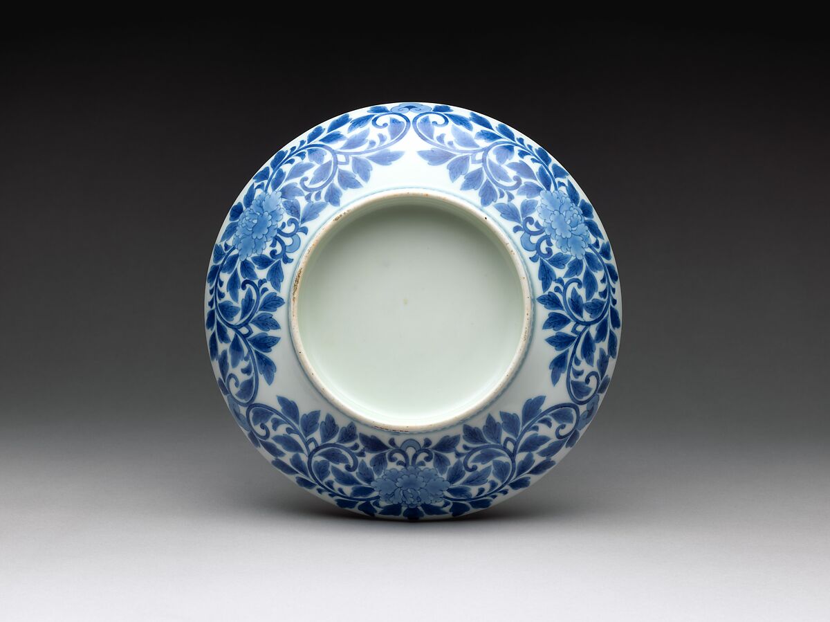 Dish with Peaches, Porcelain with cobalt blue under transparent glaze and polychrome enamels over the glaze (Hizen ware, Nabeshima type), Japan