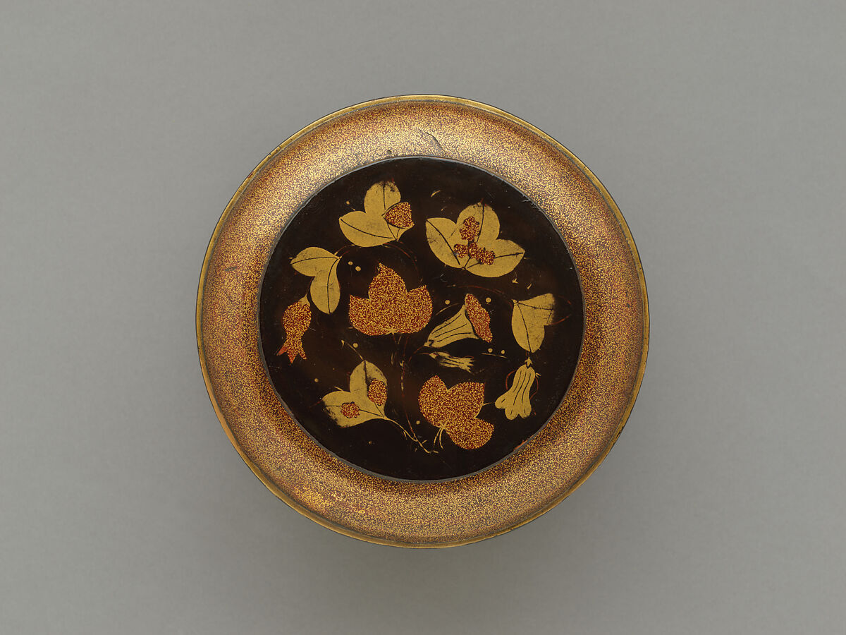 Cylindrical food box with decoration of morning glories, Gold hiramaki-e with nashiji on black lacquer, Japan