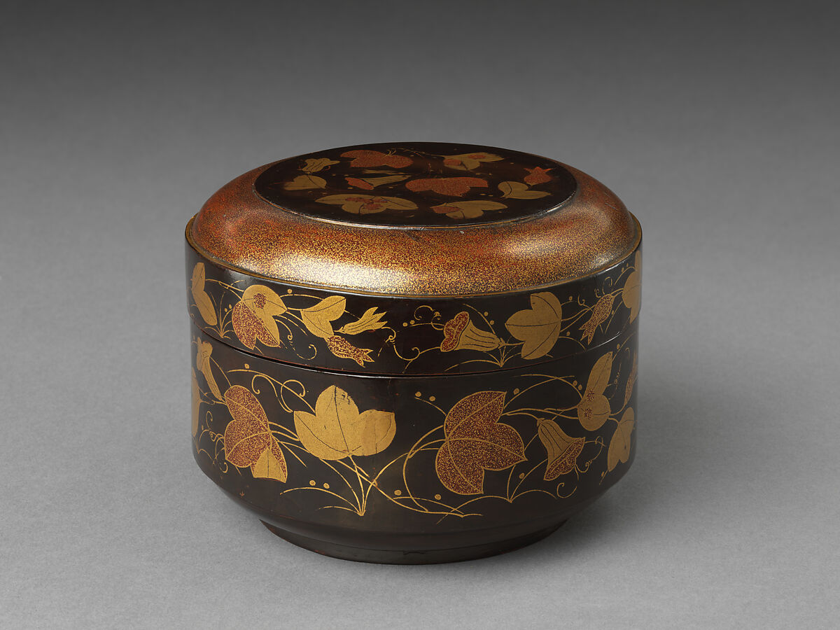 Cylindrical food box with decoration of morning glories, Gold hiramaki-e with nashiji on black lacquer, Japan