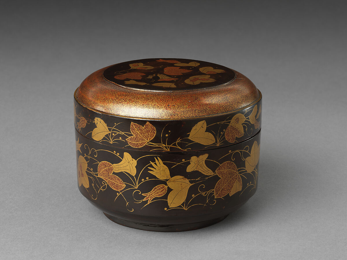 Cylindrical food box with decoration of morning glories, Gold hiramaki-e with nashiji on black lacquer, Japan
