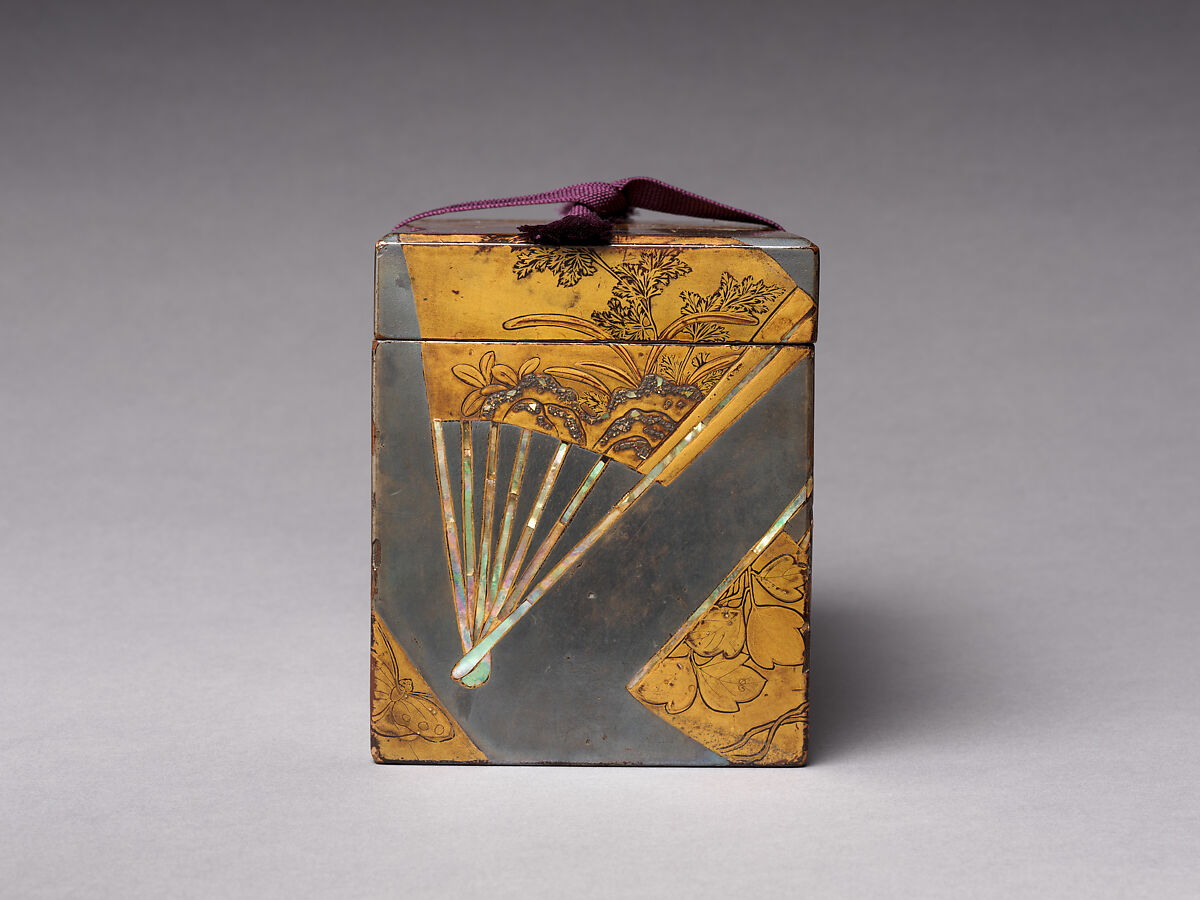 Rectangular box with decoration of scattered fans, Gold and silver makie with mother-of-pearl inlay, Japan