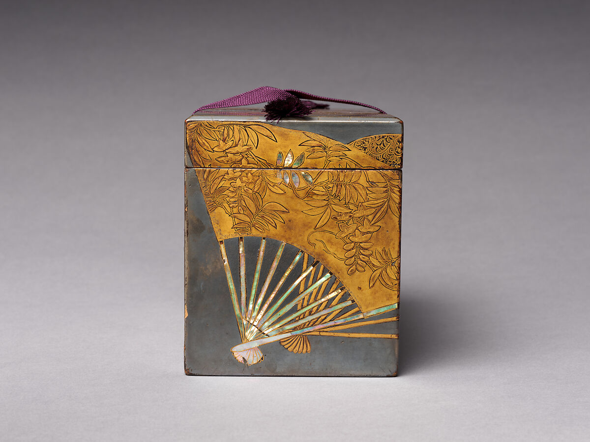Rectangular box with decoration of scattered fans, Gold and silver makie with mother-of-pearl inlay, Japan