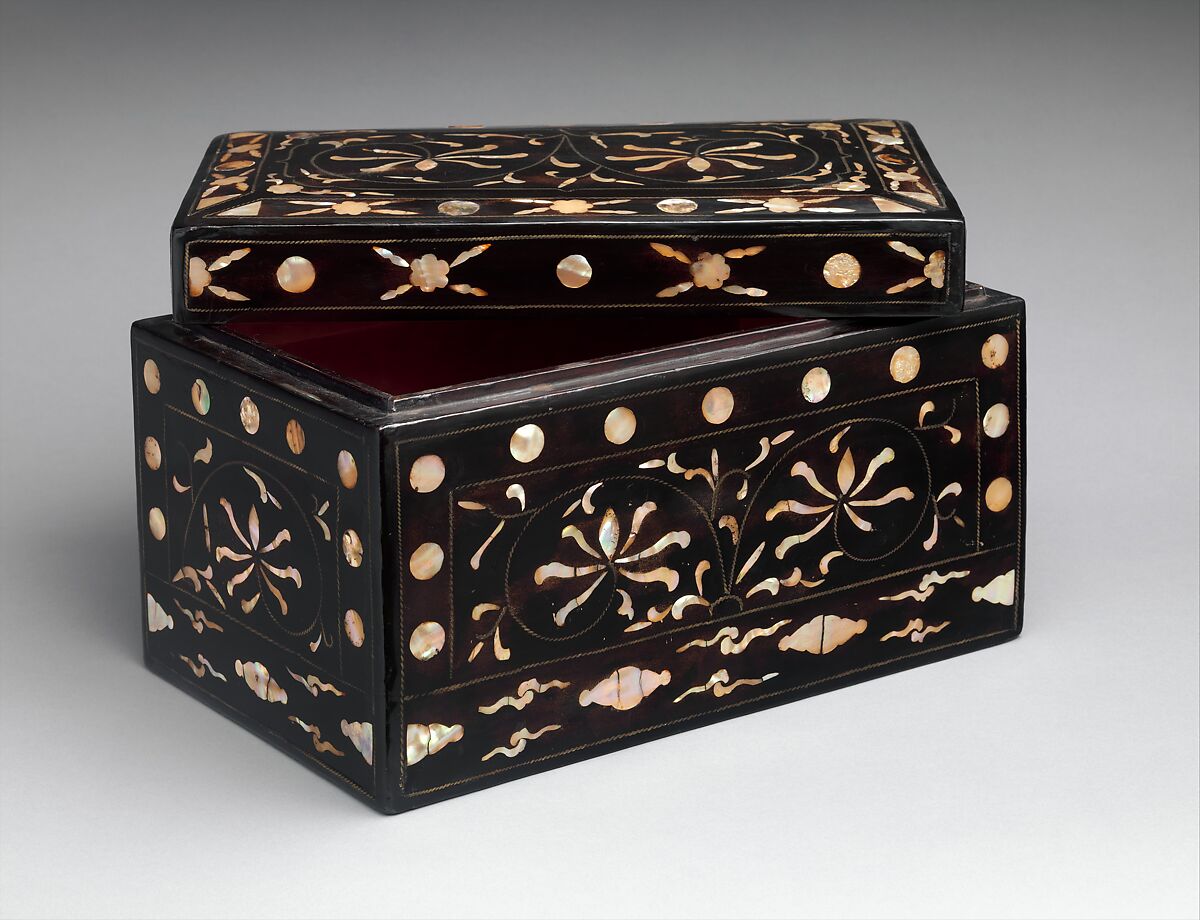 Box decorated with flowers and clouds, Lacquer inlaid with mother-of-pearl, tortoiseshell, and brass wire, Korea