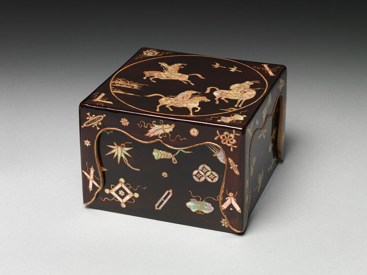 Seal Box with Hunters on Horseback, Black lacquer with mother-of-pearl inlay and gold painting, Japan (Ryūkyū Islands) 