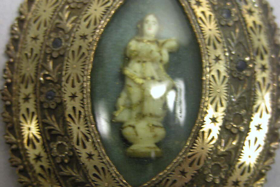 Pendant, Gold, silver back, Philippines