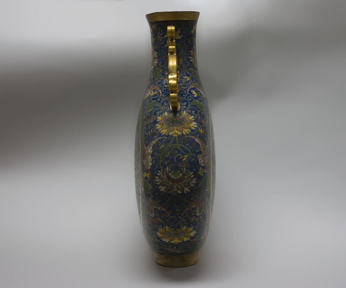 Flask vase with archaistic dragons and bats, Cloisonné enamel, China