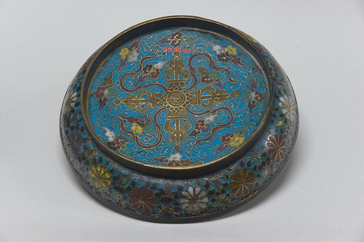 Covered box with vajra, Cloisonné enamel, China