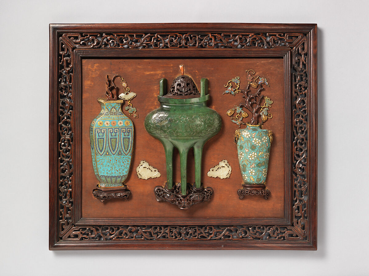 Panel with “hundred antiques”