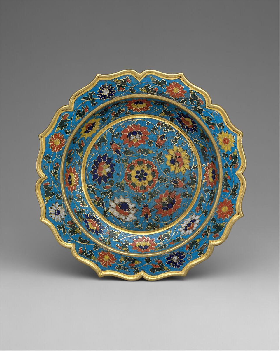 Foliated dish with floral scrolls, Cloisonné enamel, China 