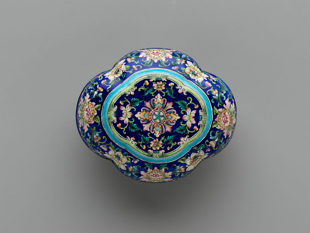 Four-lobed box (from incense set), Painted enamel on copper alloy, China