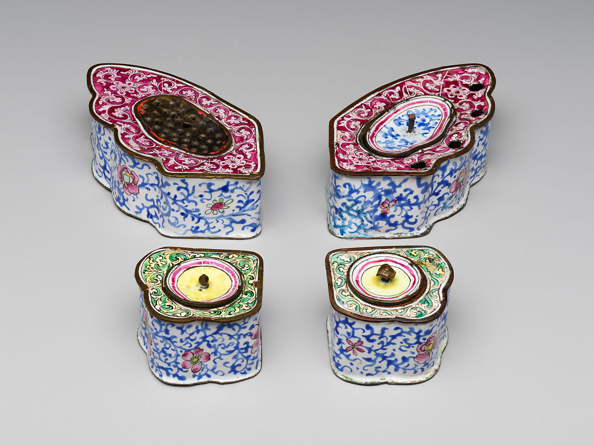 Inkstand in the shape of a butterfly, Painted enamel on copper alloy, China
